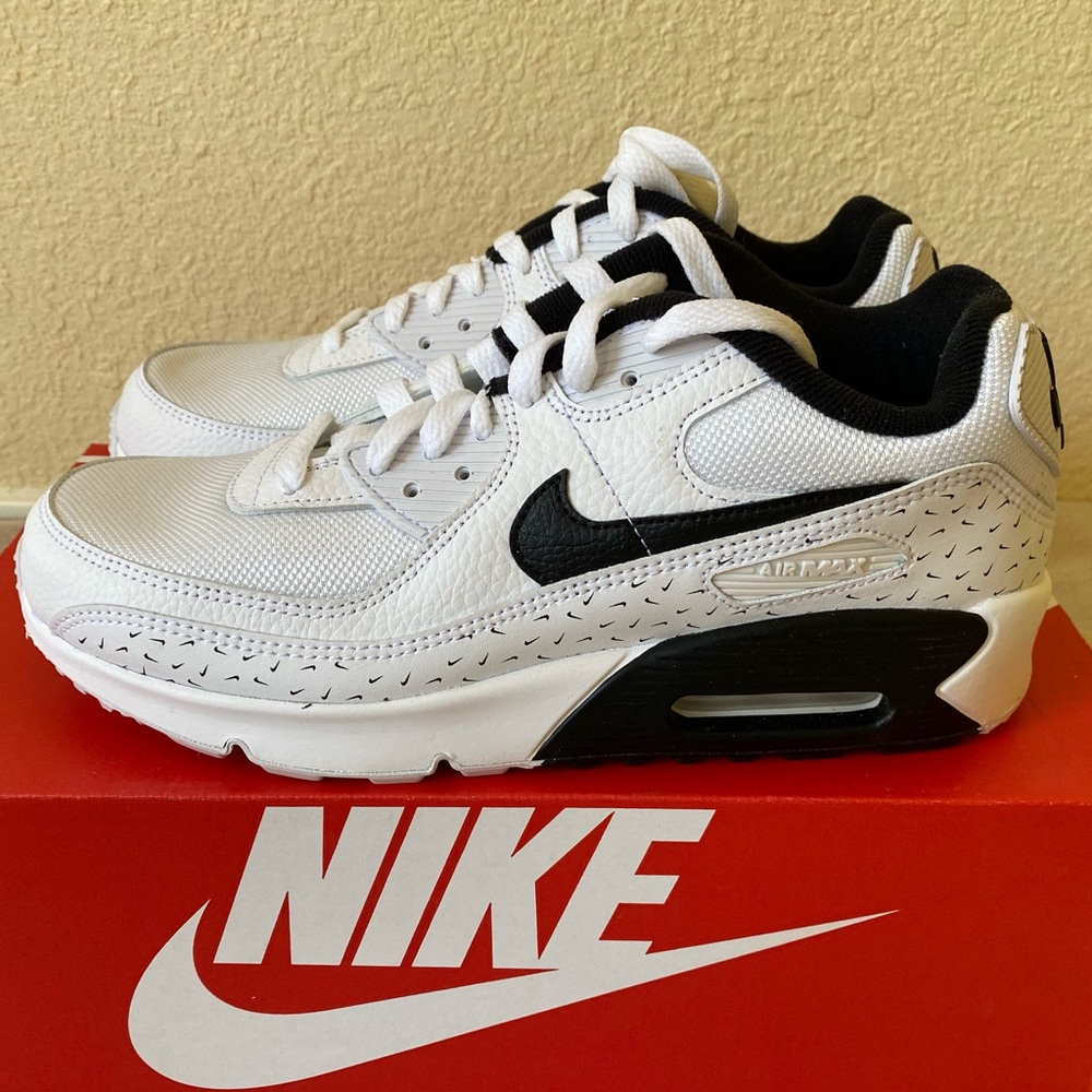 Nike Air Max 90 Shoes